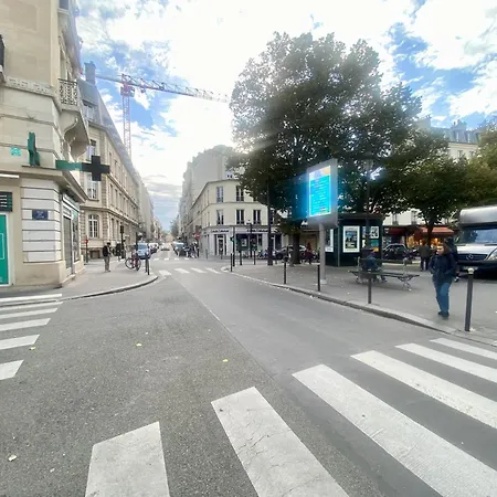 Tres Calme Sur Cour - Cardinet * Párizs