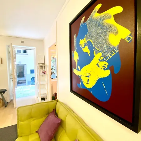 Tres Calme Sur Cour - Cardinet Apartman
