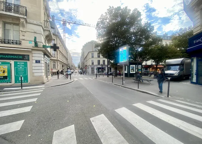 Tres Calme Sur Cour - Cardinet * Párizs