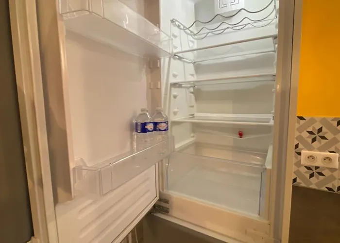 Apartment Tres Calme Sur Cour - Cardinet Paris